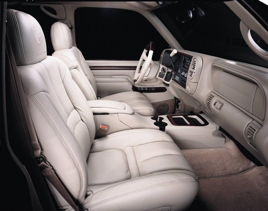 Cadillac Escalade 1999 года  (фото 9 из 40)